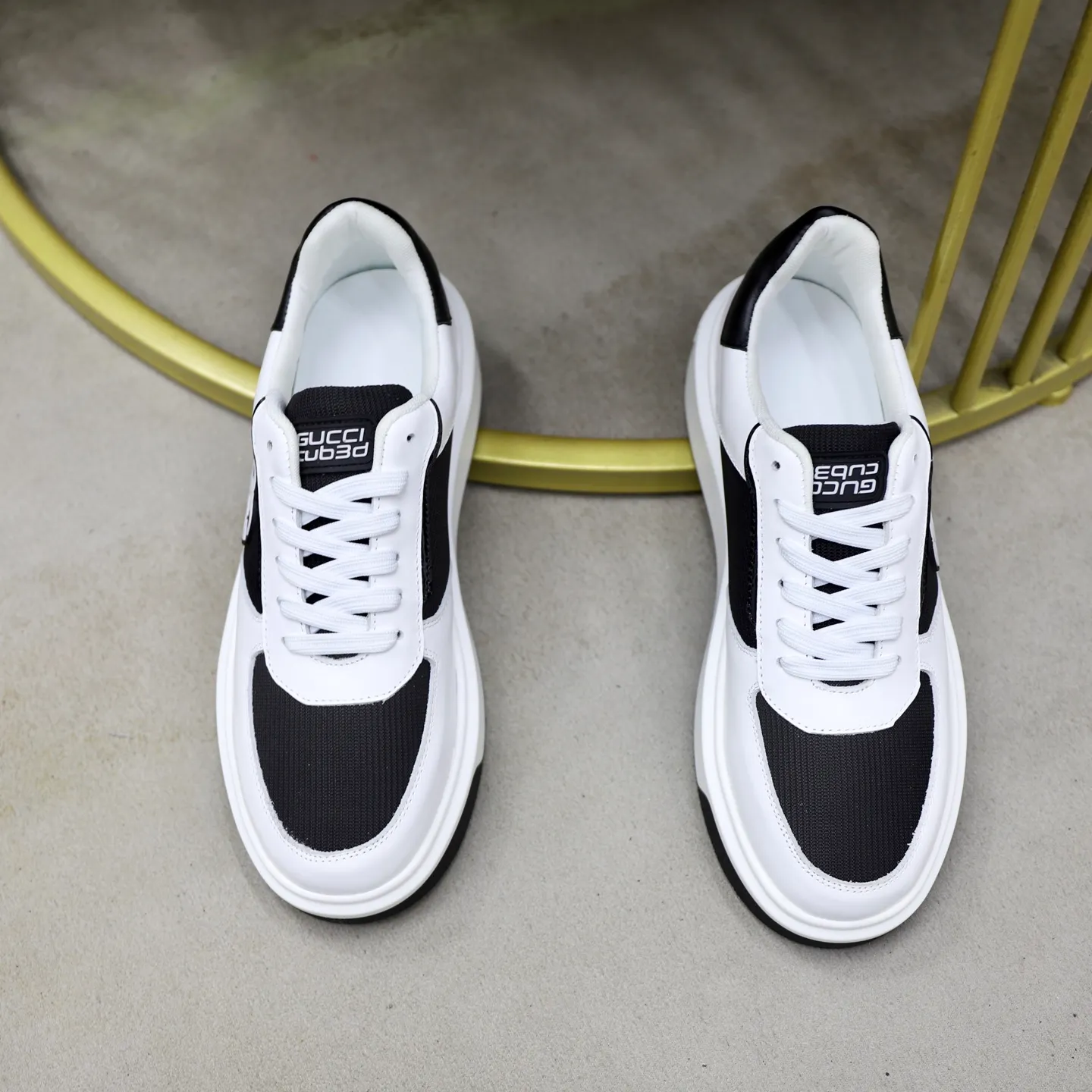 Ex-factory price: 462💰🙅‍♂️🙅‍♂️🙅‍♂️ Brand: GUCCI Standard code: 38-44 (45 customized) Grade: Same as the official website Material: Original material splicing Comfortable and breathable lining Lightweight and wear-resistant sports outsole Style category: Men's fashionable casual shoes Running sneakers Distinguished luxury brand elements Top luxury Color: actual picture color